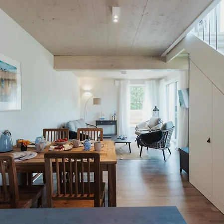 Urlaubshaus Mit Grosser Terrasse Nyaraló Sagard